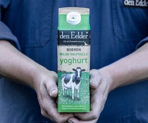 Den Eelder boeren yoghurt halfvol 1 ltr. (B)